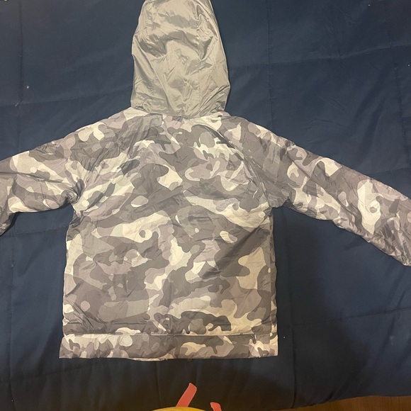 Nike Kids Gray and Black Raincoat with Green Accents - Picture 11 of 12